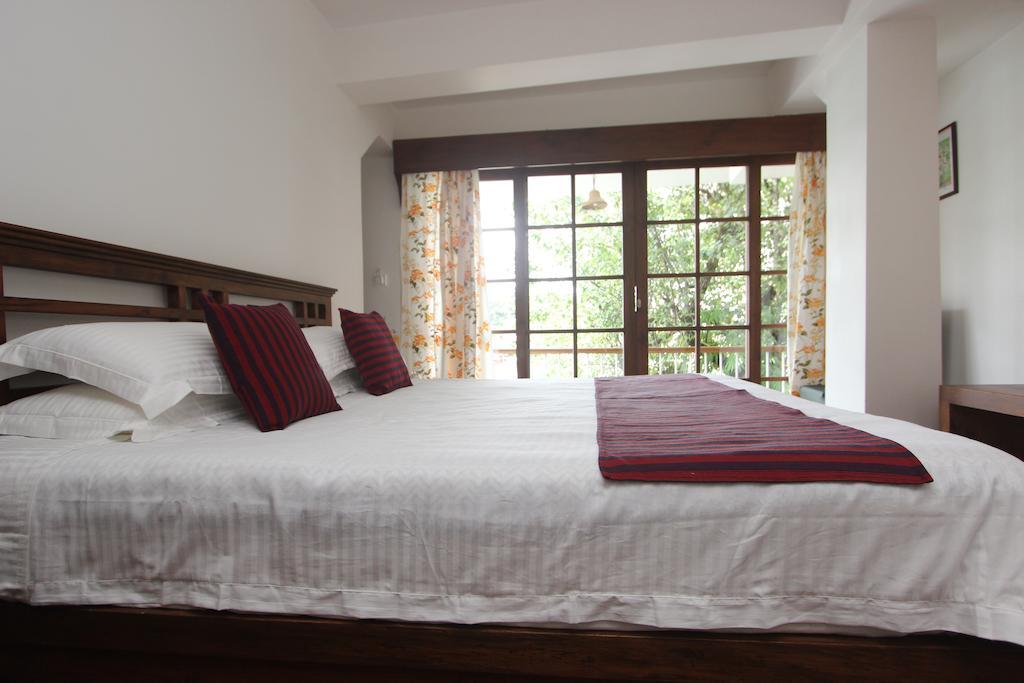 The Pear Tree Bed & Breakfast Shillong Phòng bức ảnh
